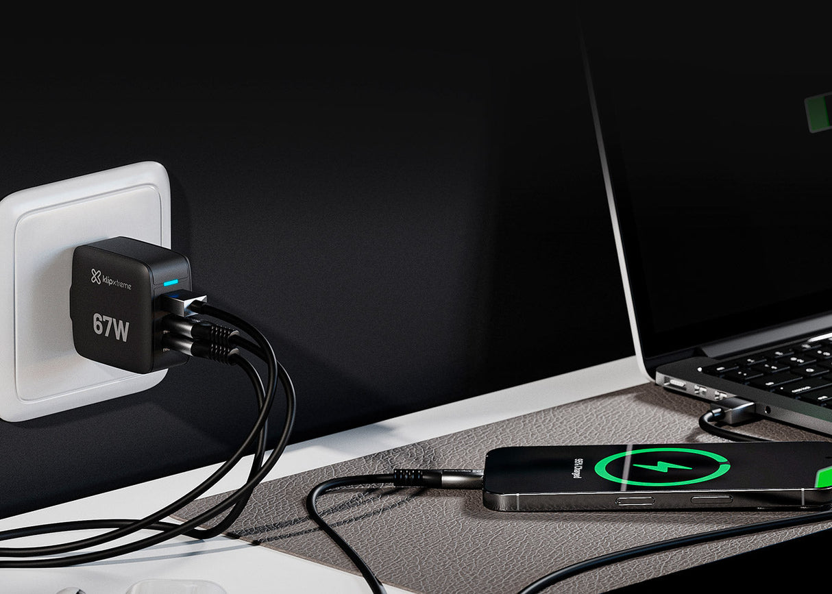 Cargador de Pared GaN – 67W Klip Xtreme KMC-500 – 2x USB-C PD3.0 + USB-A QC3.0