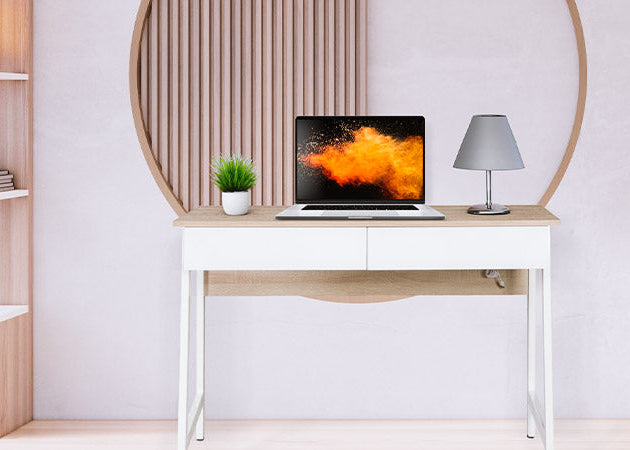 Escritorio para computadora – Xtech XTF‑CD206 – Un nivel con gavetas y puertos USB – Marco de acero negro y superficie color haya