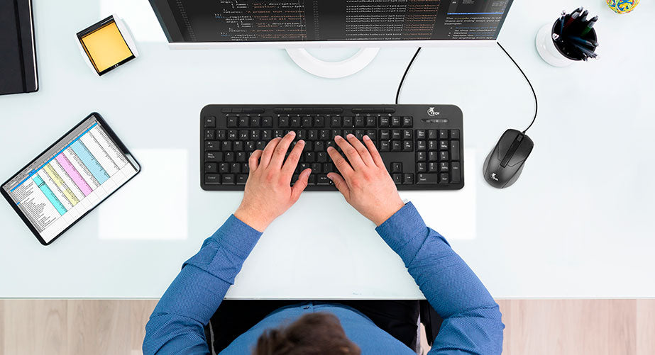 Set Teclado y Mouse alámbrico USB Español Multimedia – Xtech XTK‑301S – Negro