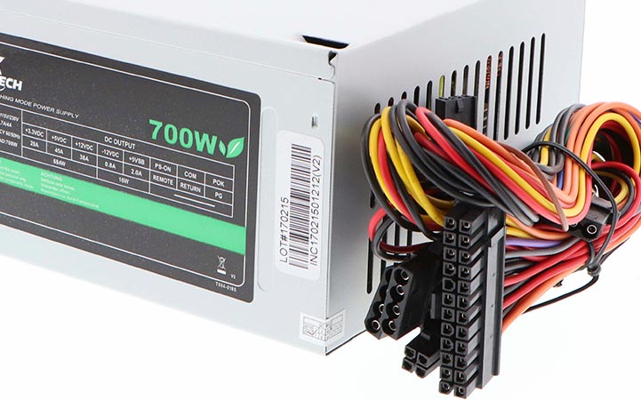 Fuente de Alimentación Interna ATX 700W Xtech P4 110V