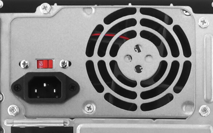 Desktop ATX Negro y Rojo con Fuente de Poder 600W Xtech XTQ-214