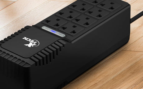 Regulador Automático de Voltaje Externo 1000VA 8 Tomas 110/120V Xtech XTR-1002