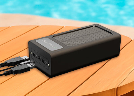 Banco de energía solar con cables integrados – Xtech XPB‑300 – 30,000mAh